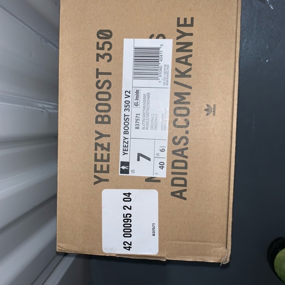 Yeezy - Picture 5 of 5